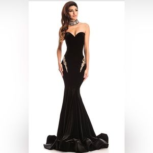 Johnathan kayne gown